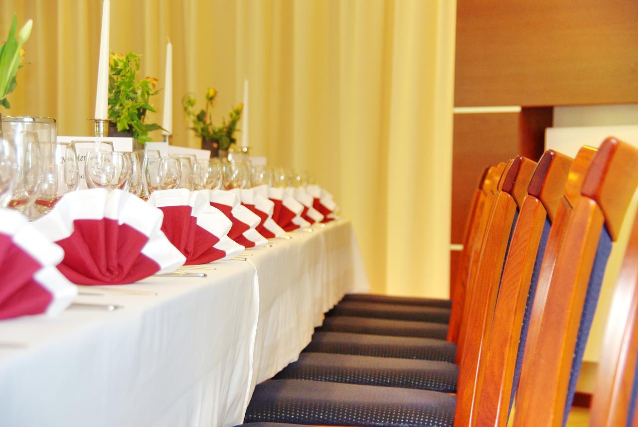 Hotel Jakob Groß-Umstadt Esterno foto